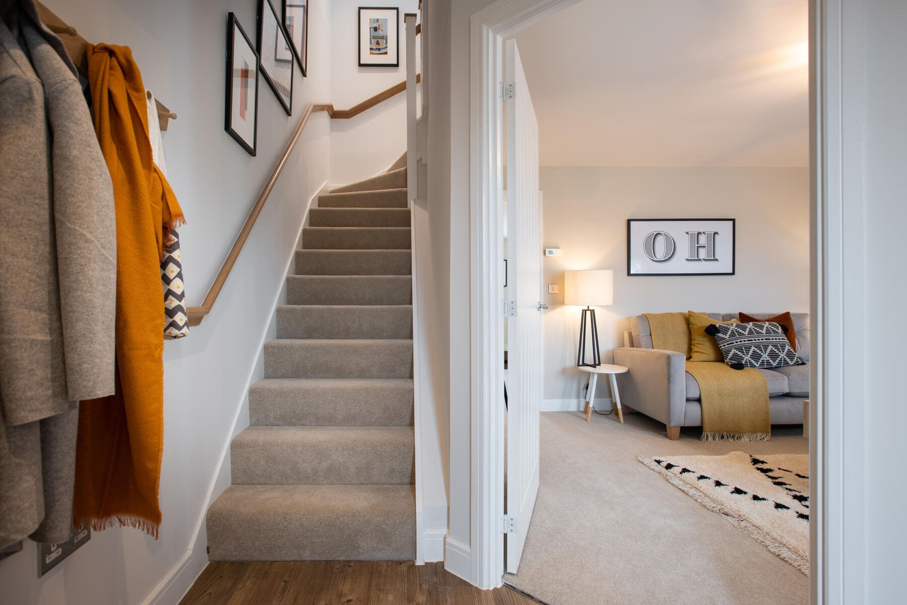 Hall through to lounge