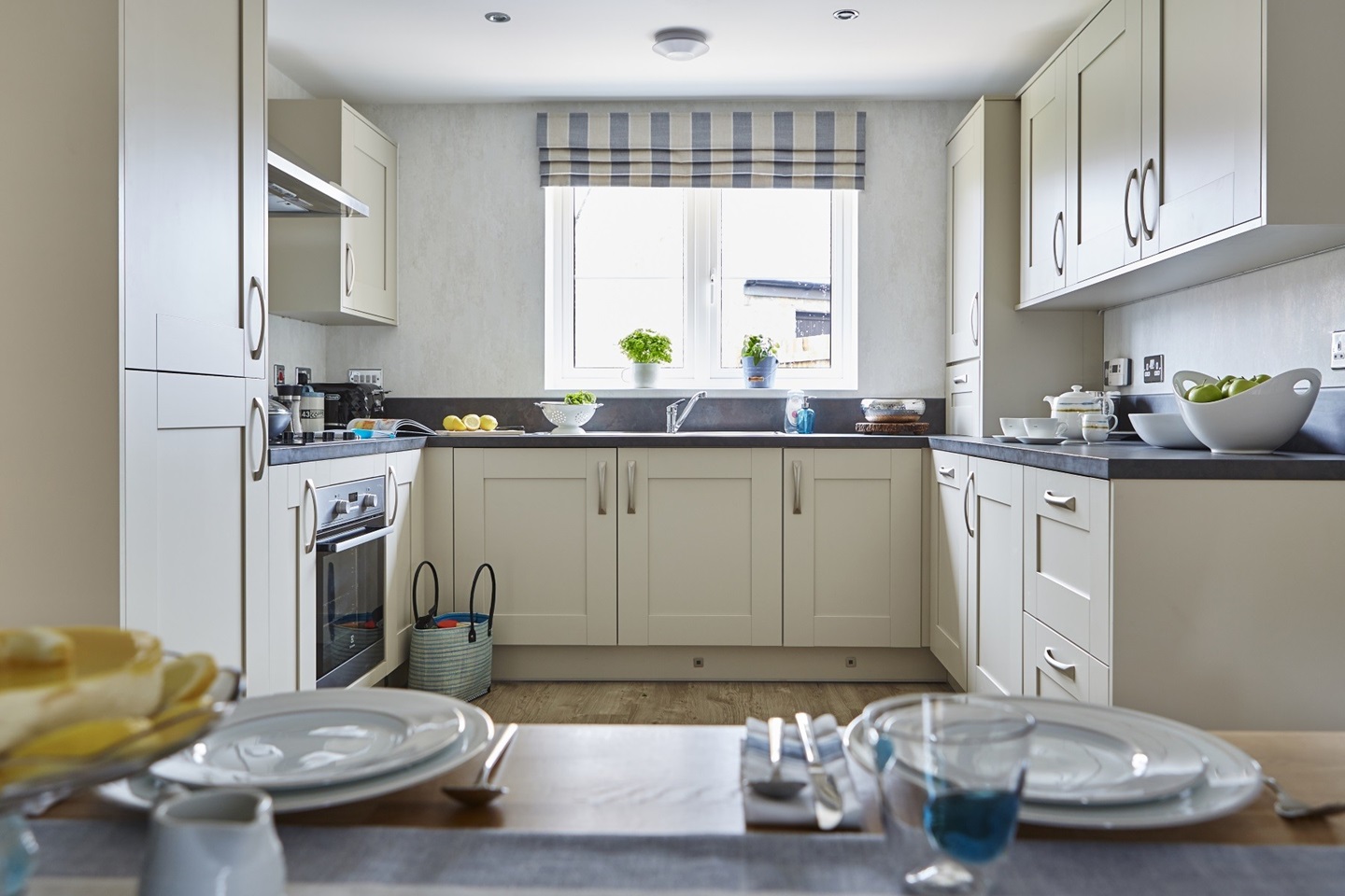 Kitchen with dining table