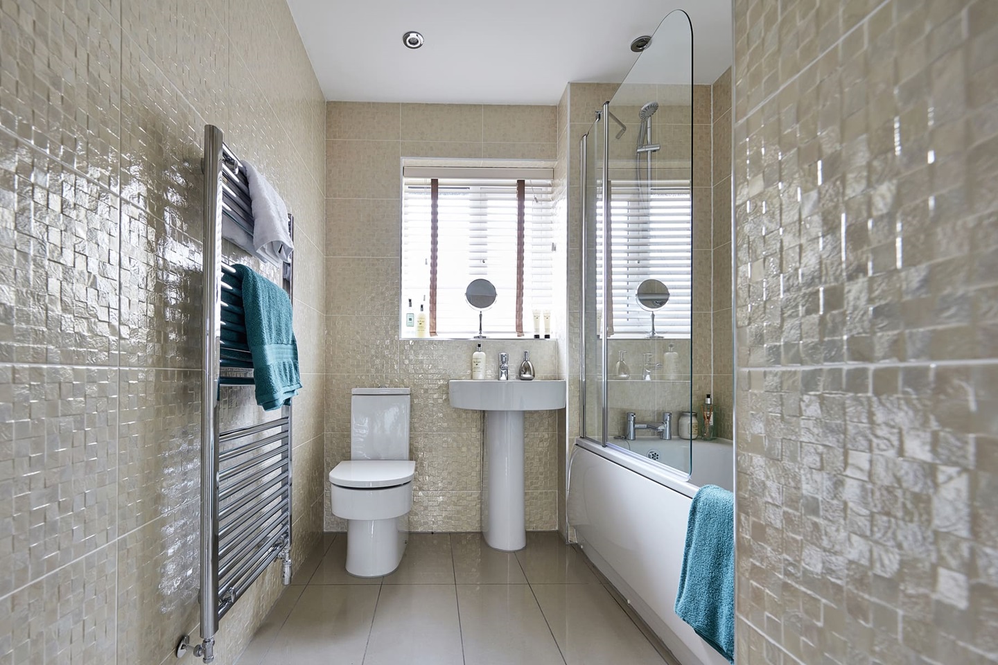 tw-nw-applewood-green-kelsall_PA49_The THornsford_Bathroom