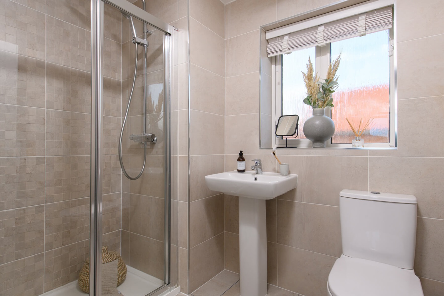 The Amersham en suite shower room