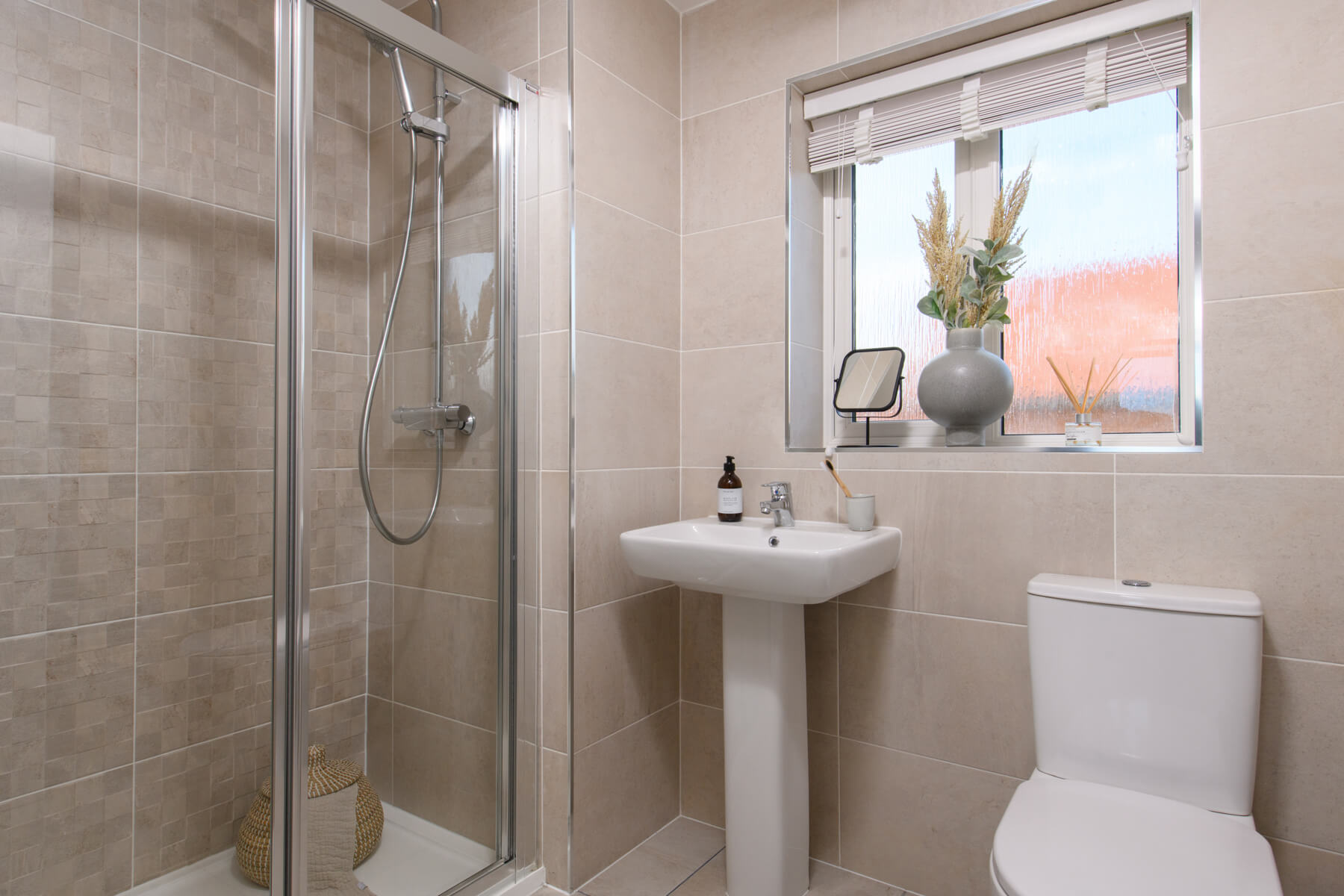 The Amersham en suite shower room