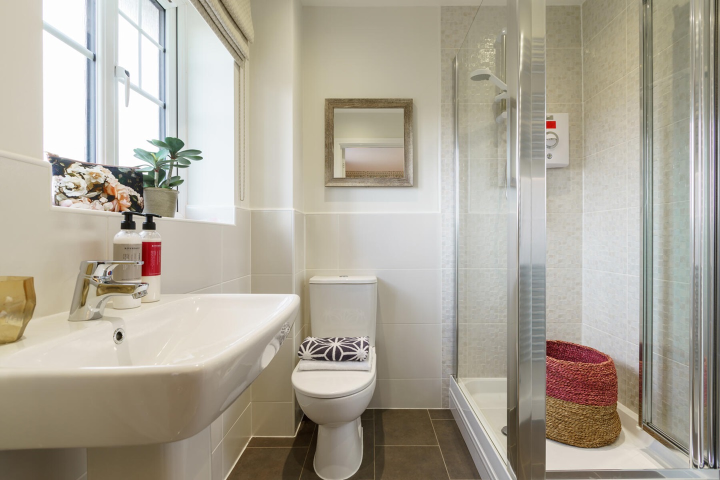 The Beauford en suite shower room