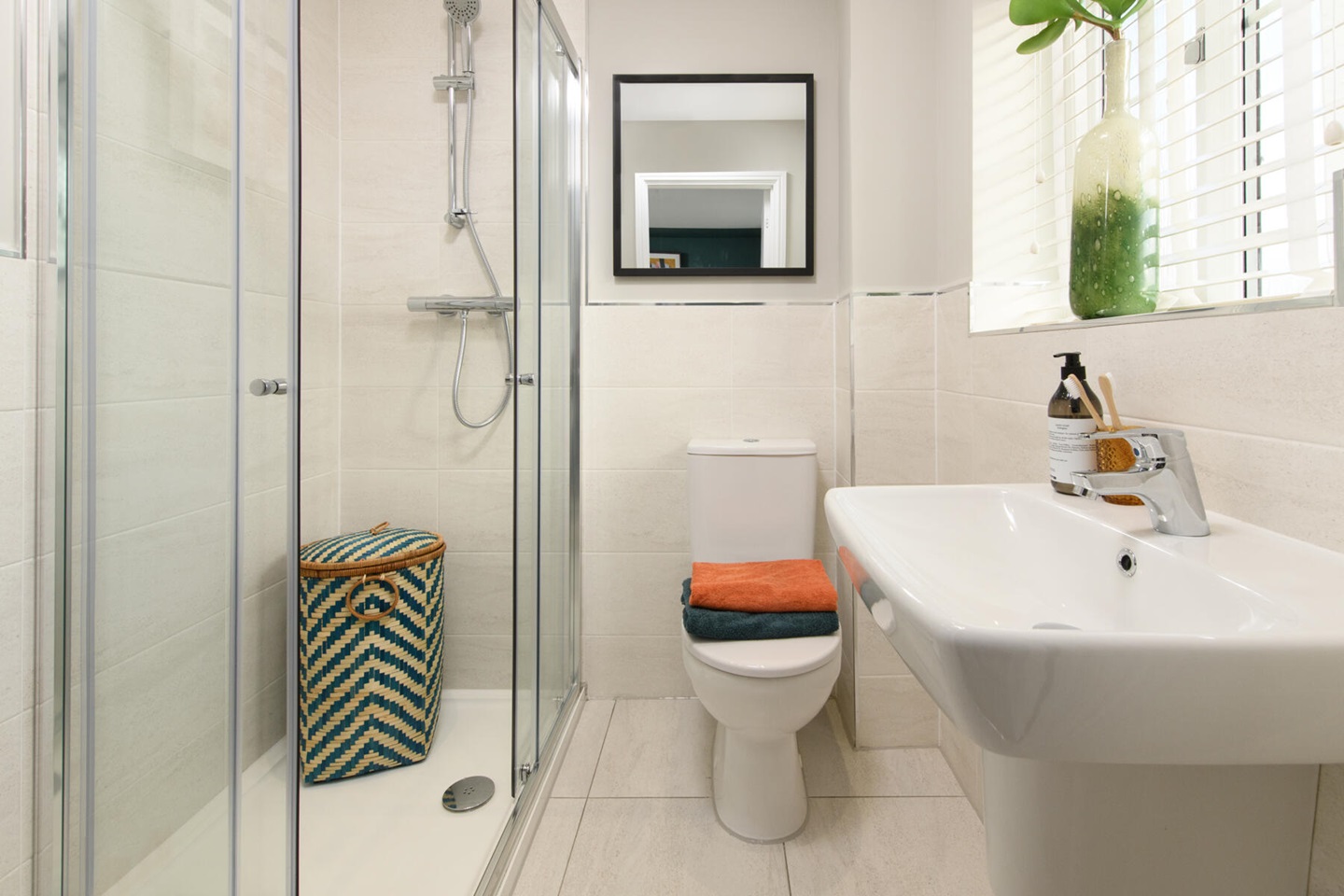 The Byford en-suite shower room