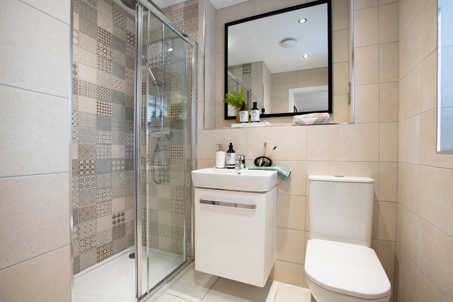 The Dunham en-suite shower room