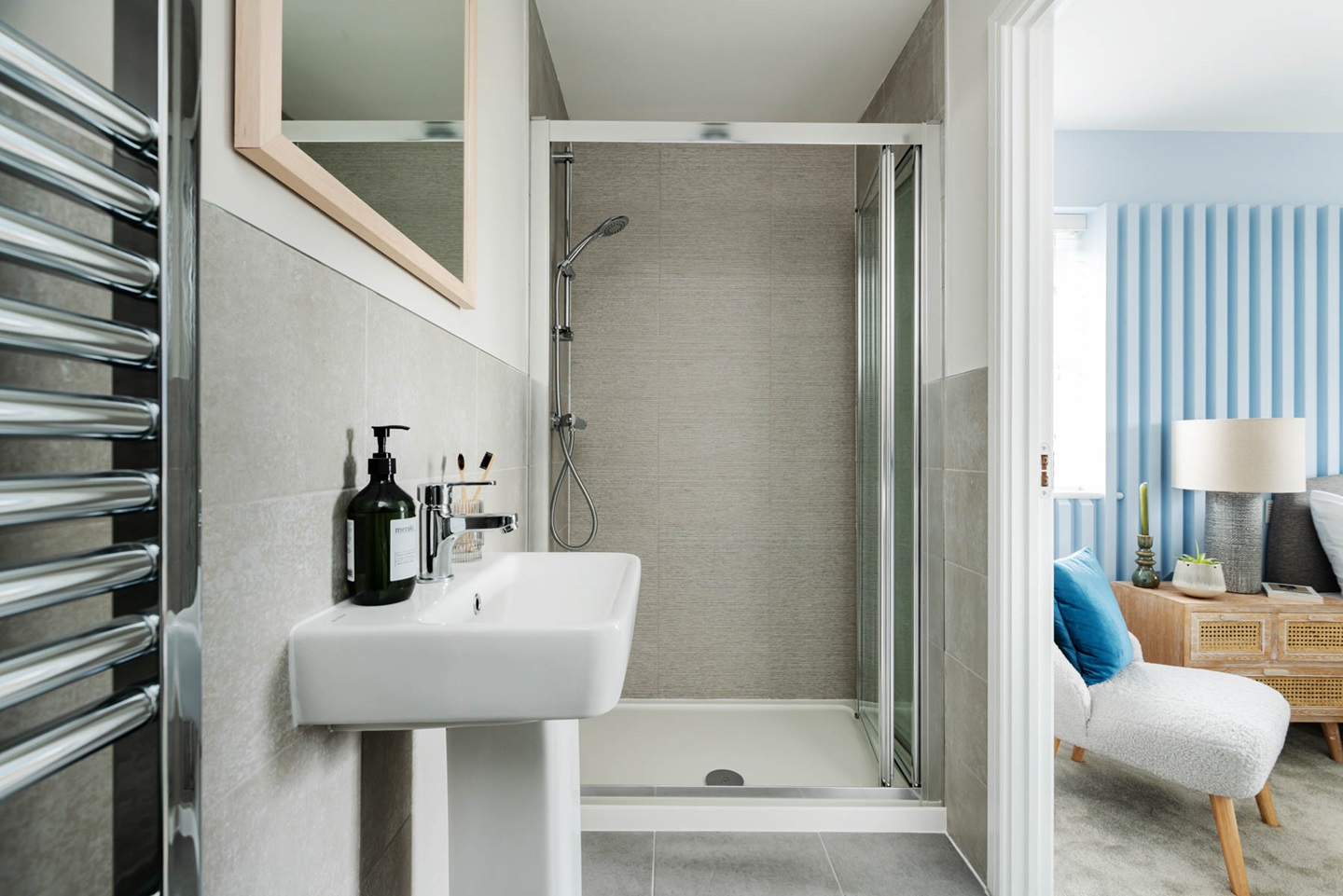 The Easedale en suite shower room