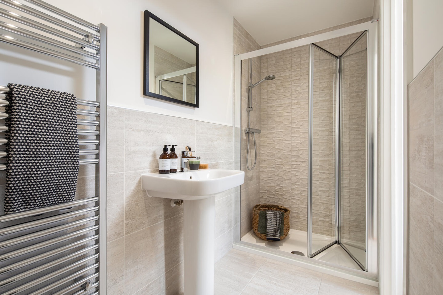 The Easedale en suite shower room