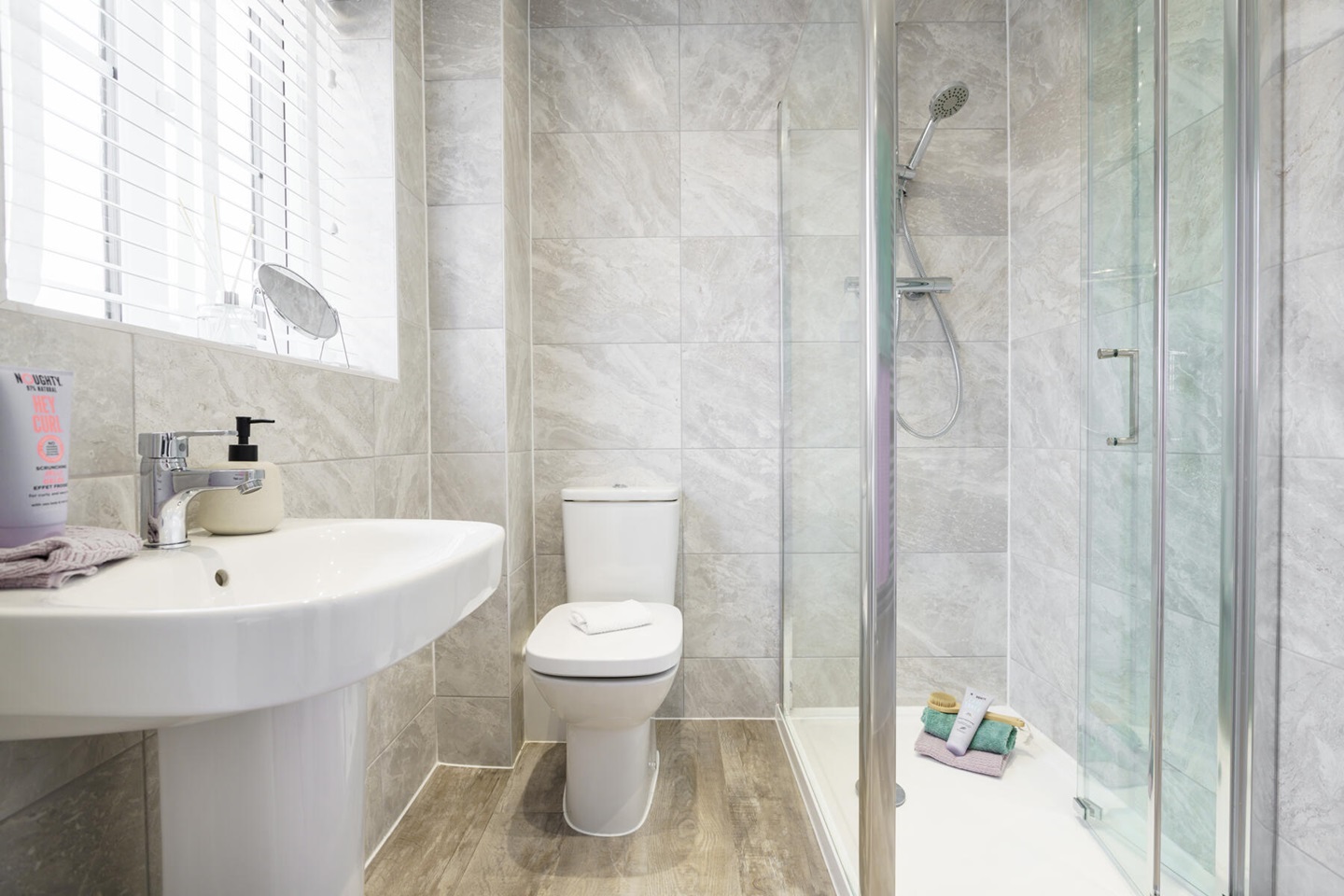 The Flatford en suite shower room