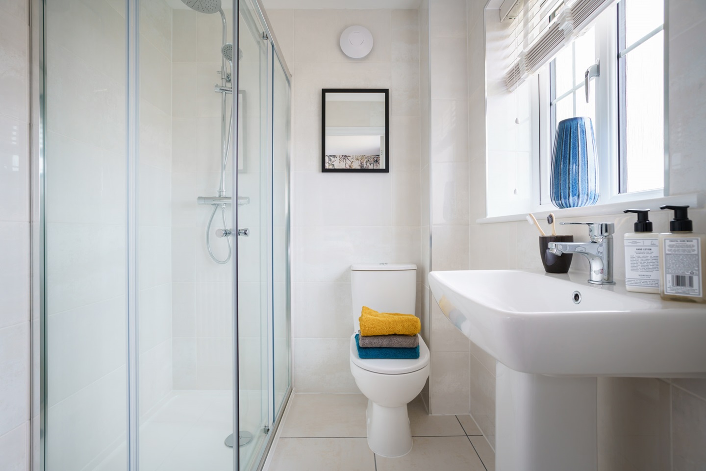 The Gosford en suite shower room