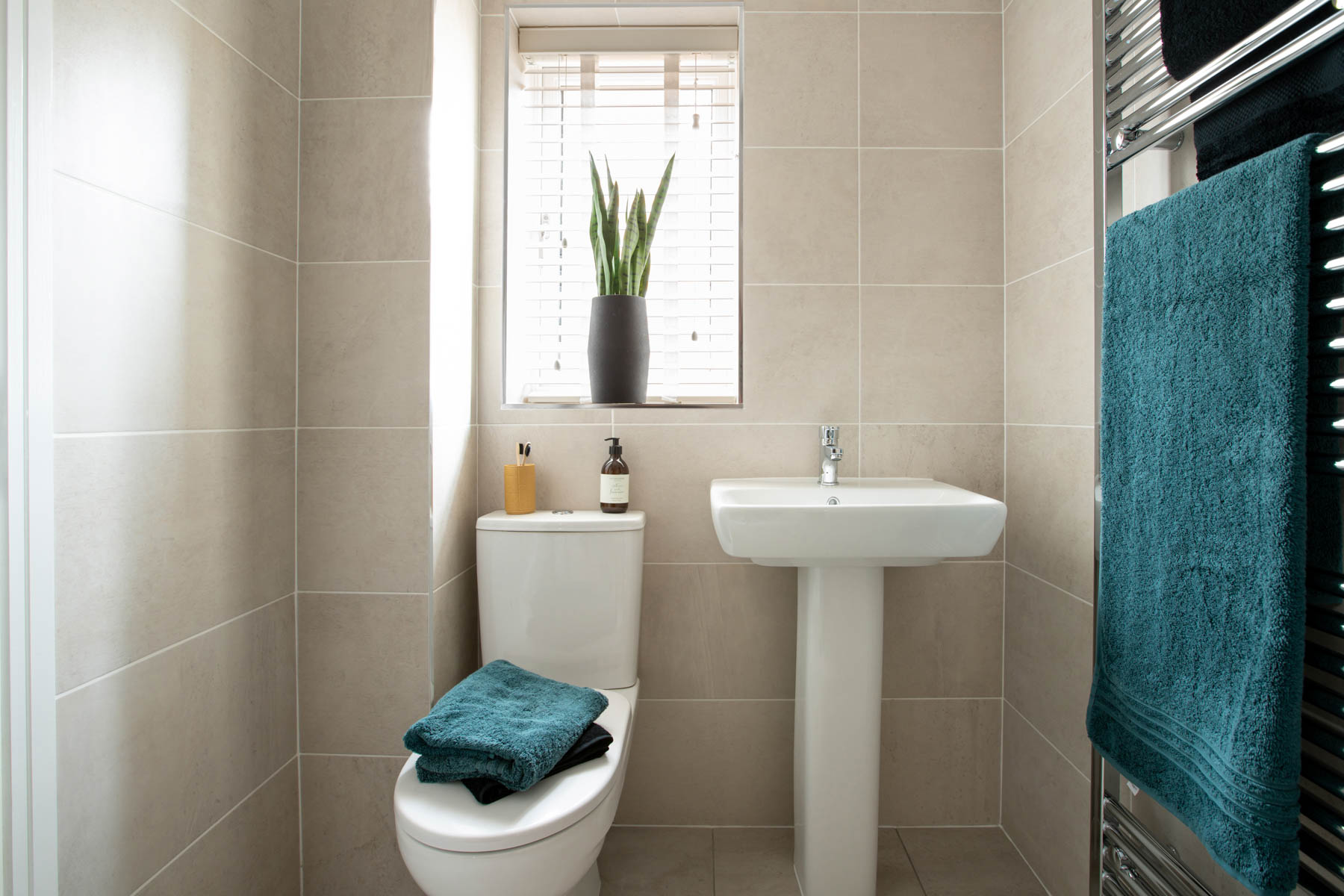 The Kingham en suite shower room