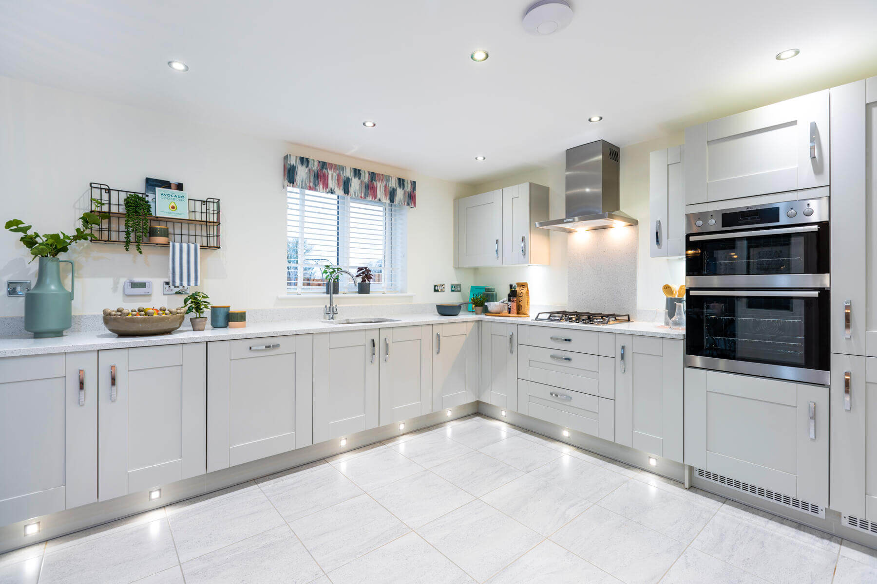 TW EM_Saxilby Hieghts_PD51_Lavenham_Kitchen 1_1800x1200