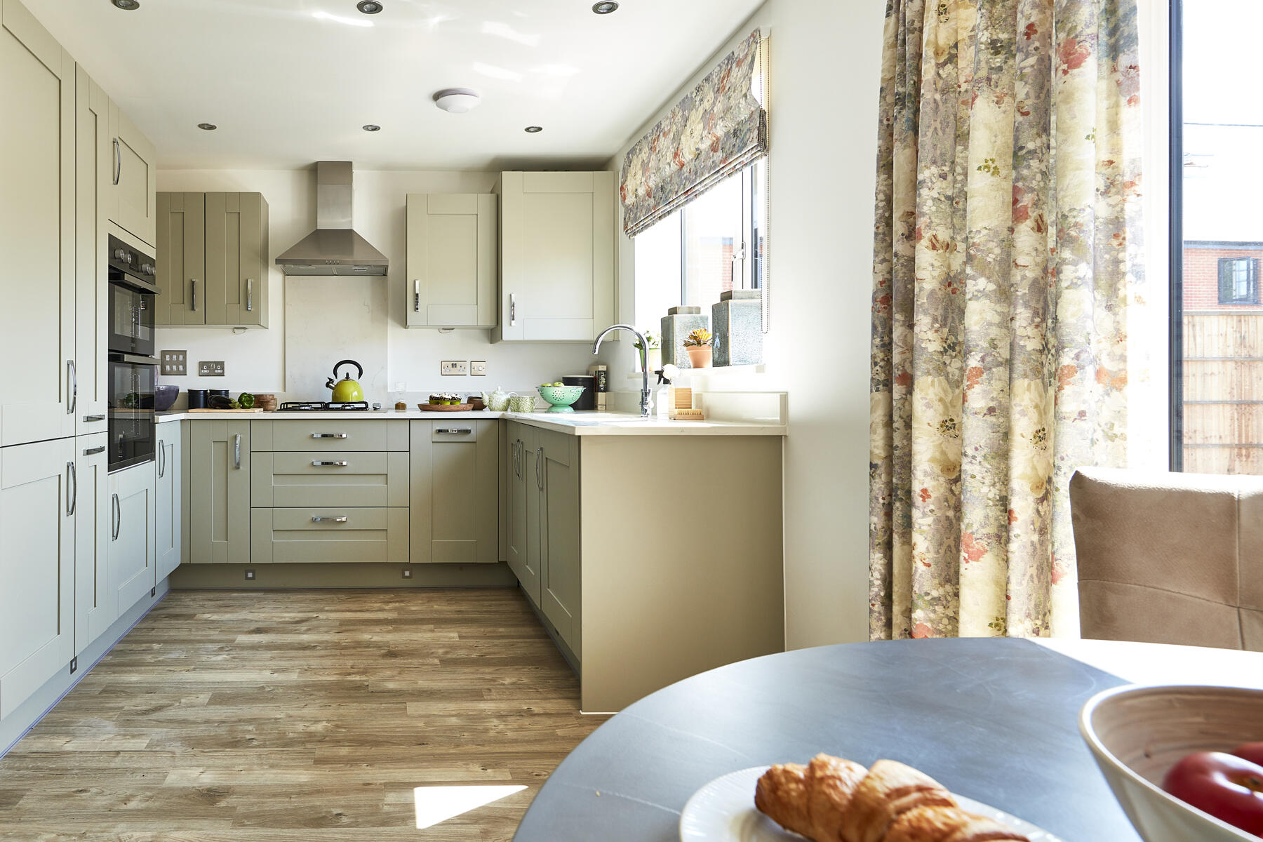 TW SC Burridge Green_Burridge_NA32_Byford_Kitchen_Dining_1800x1200