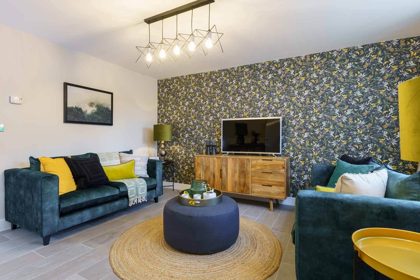 Spacious living room