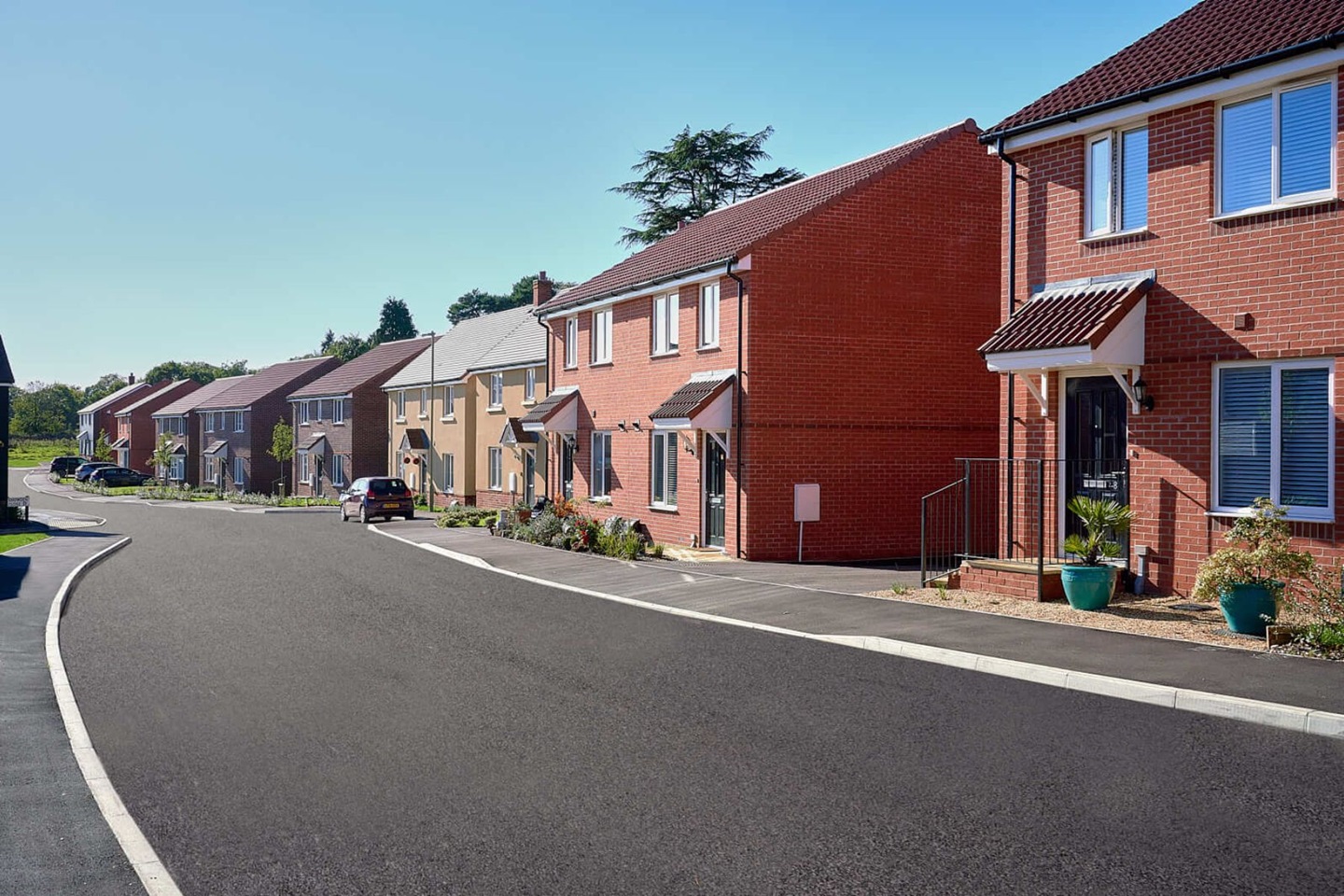 Typical street scene at Broadleaf Park