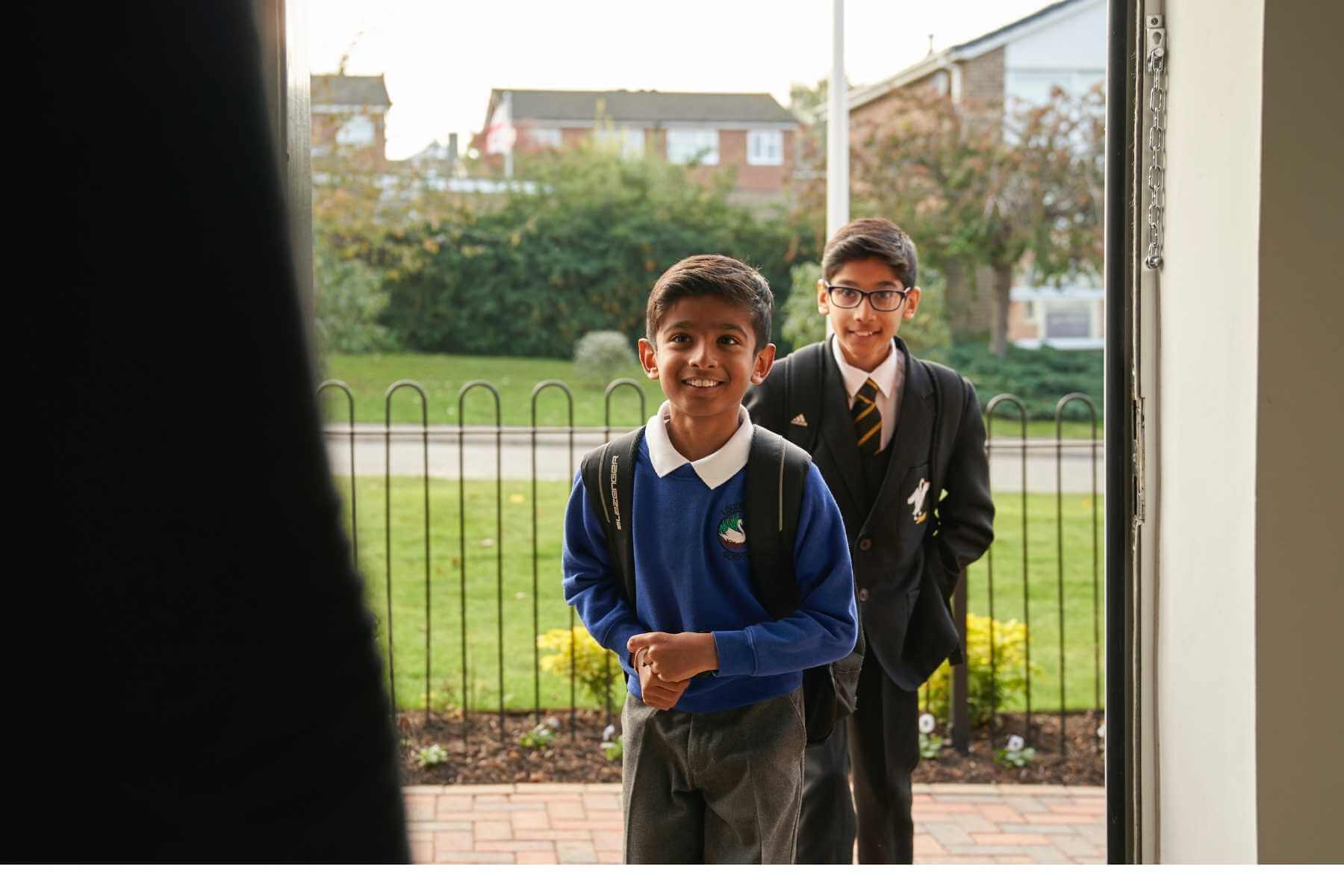 Kids arriving home from school