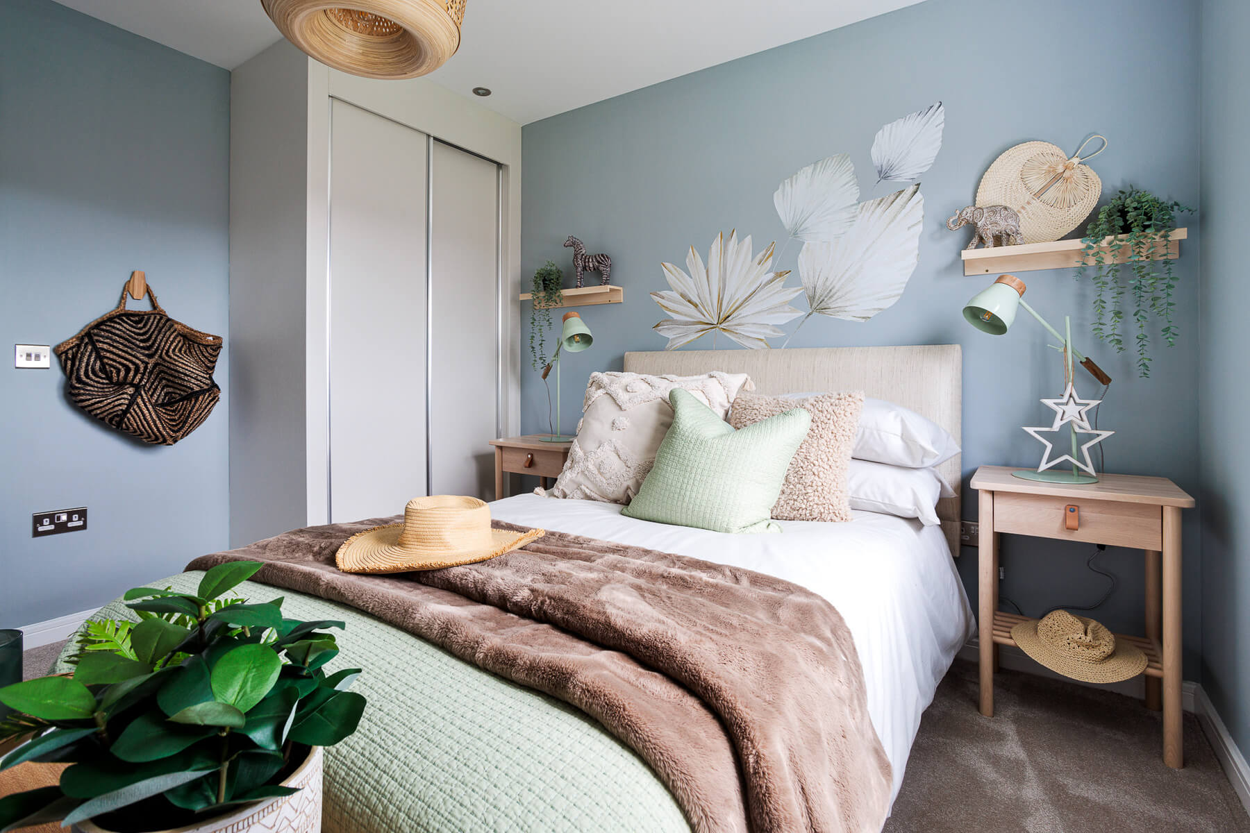 Taylor Wimpey West Scotland the Blair 3 bedroom show home Duncarnock Barrhead