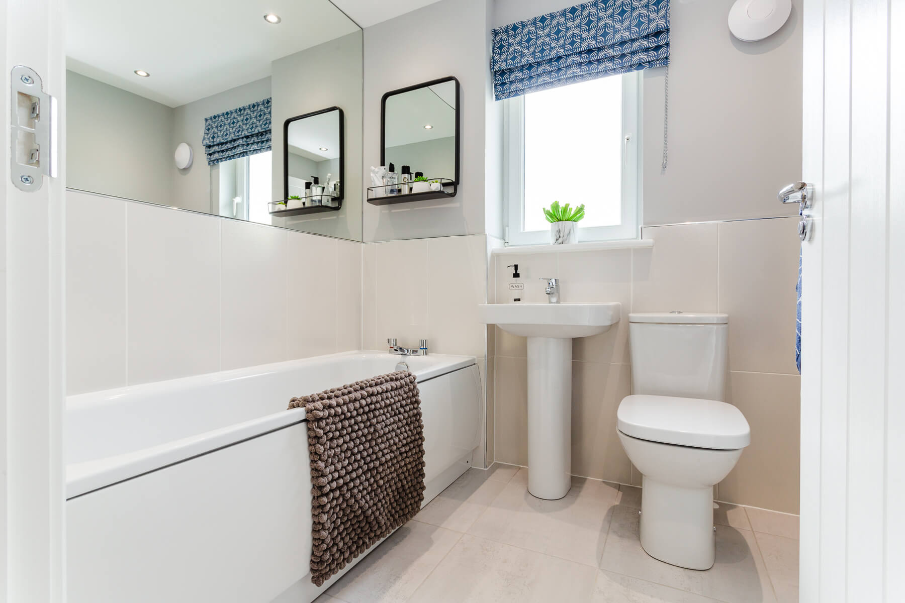 Taylor Wimpey 3 bedroom Blair Newton Farm bathroom