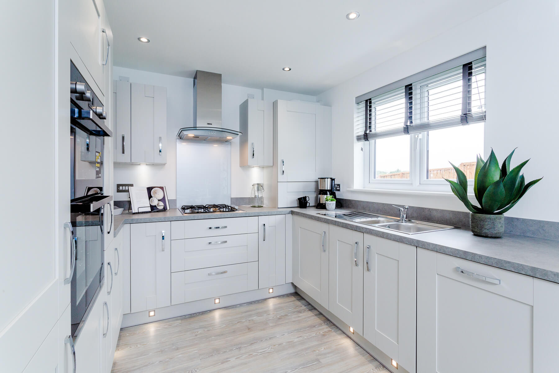 Taylor Wimpey 3 bedroom Blair Newton Farm kitchen