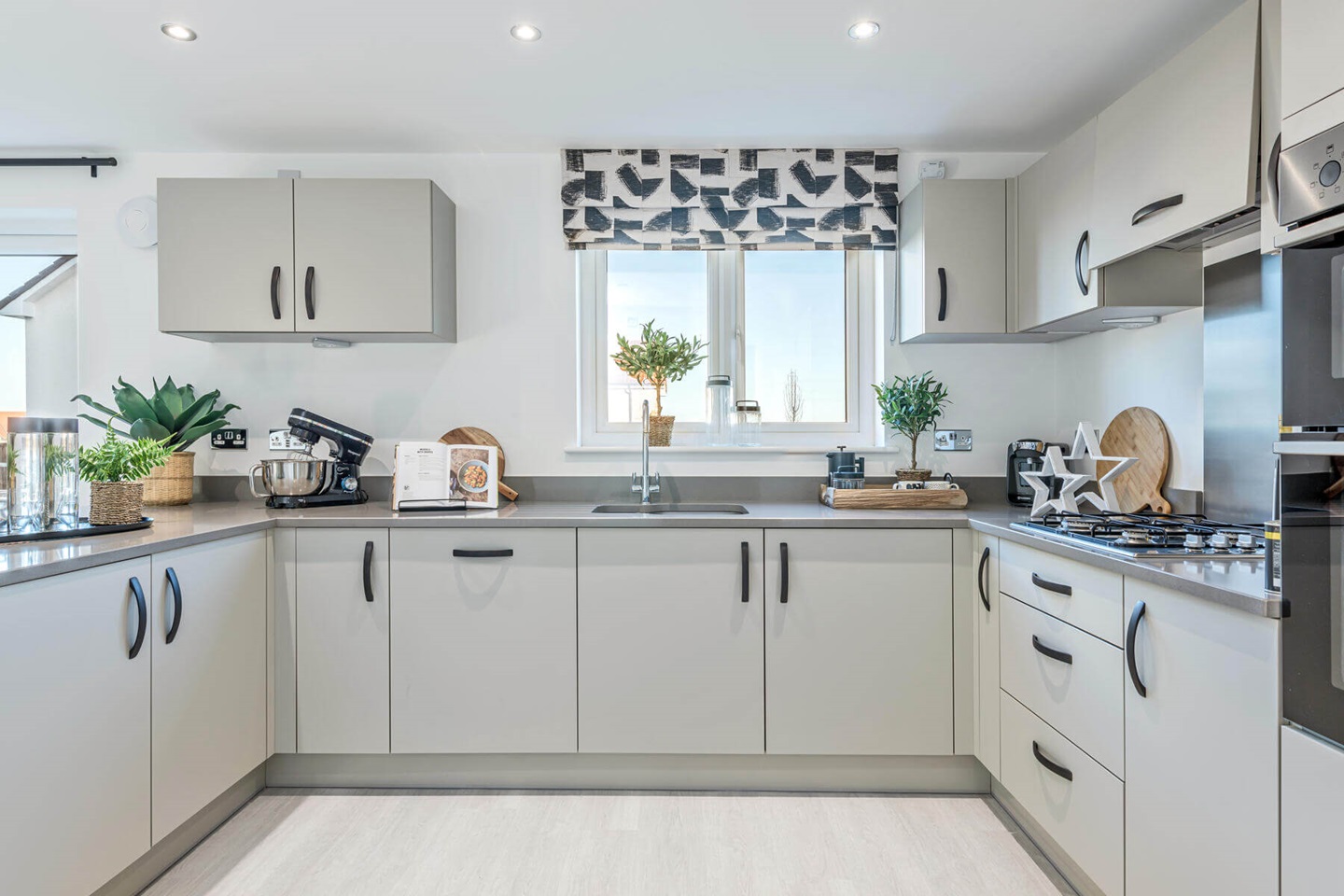 Taylor Wimpey Maxwell home Calderwood kitchen