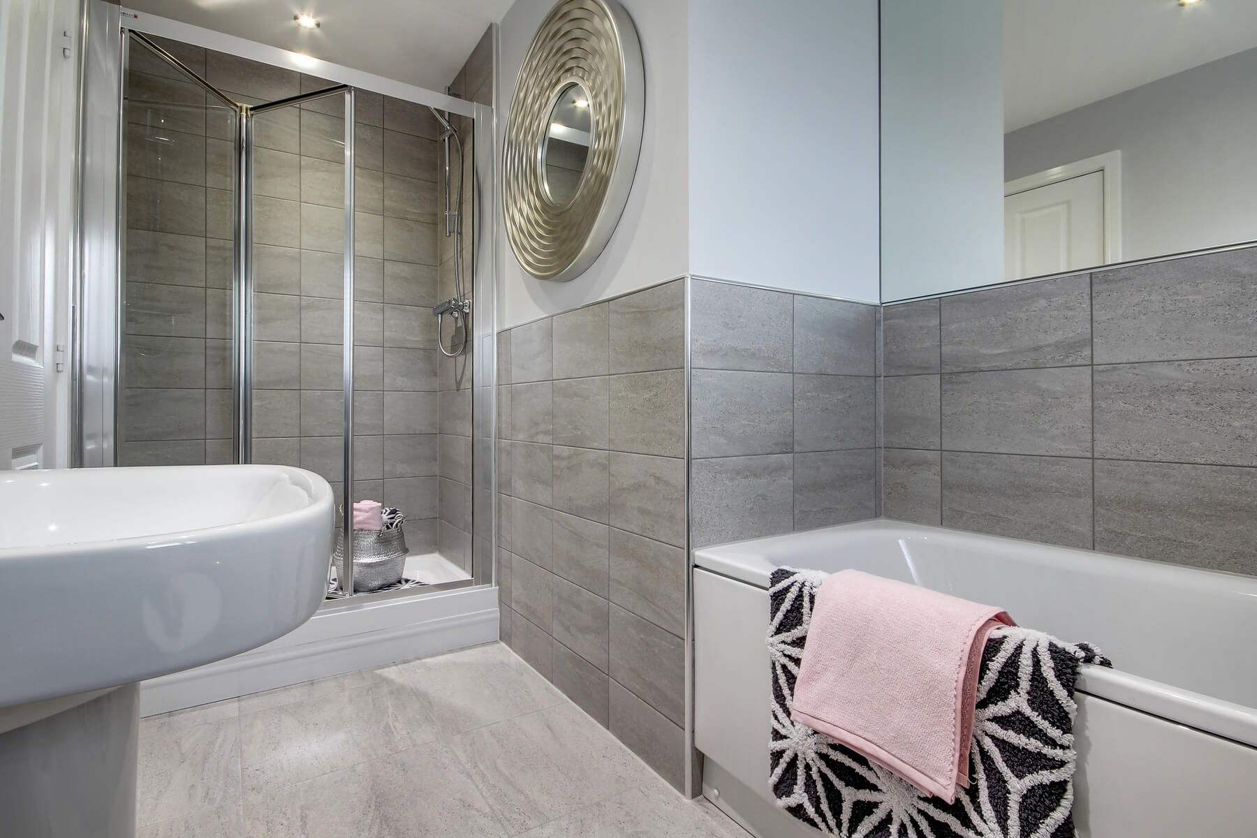 Taylor Wimpey The Stewart bathroom