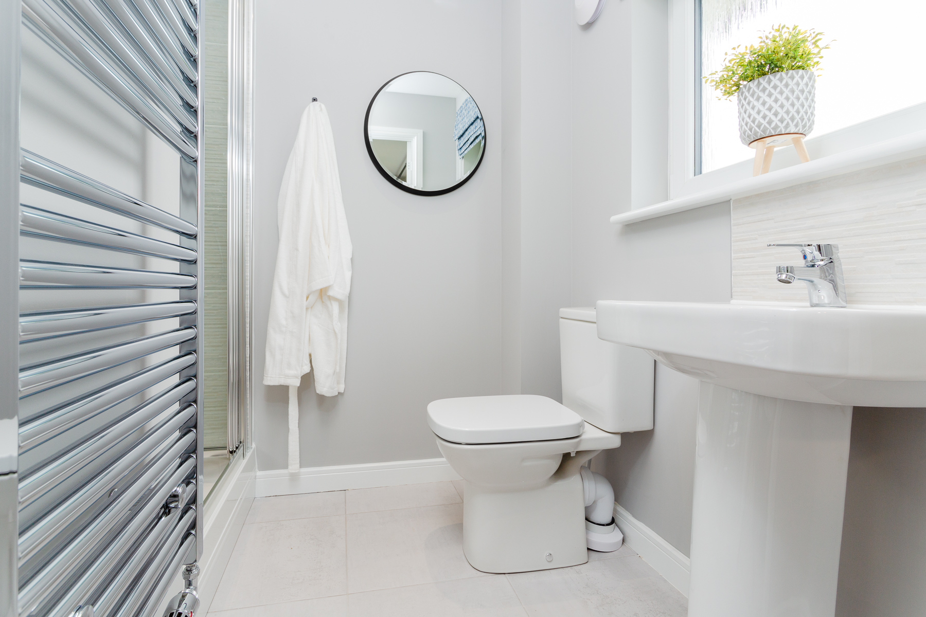 TWWS_NewtonFarm_Blair_Bedroom1_Ensuite_1800x1200