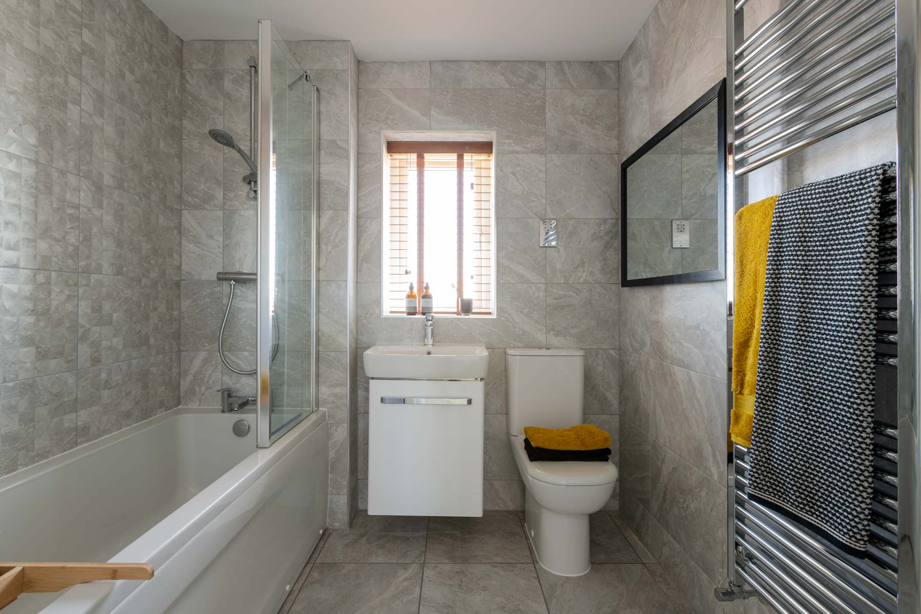 Choose from a range of wall tile and flooring options