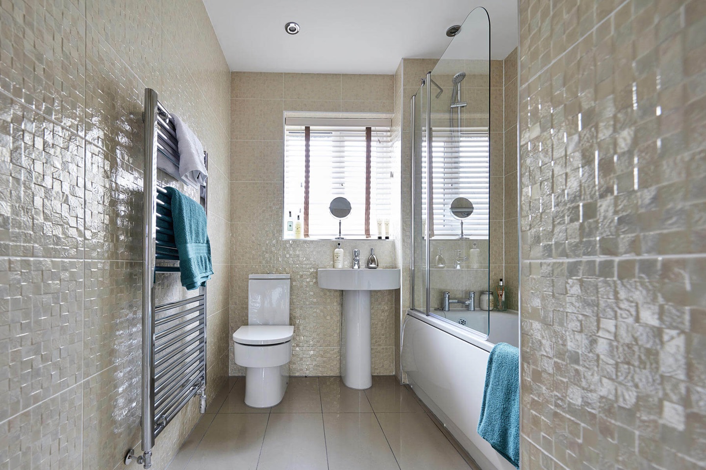 The Thornford Applewood Green bathroom