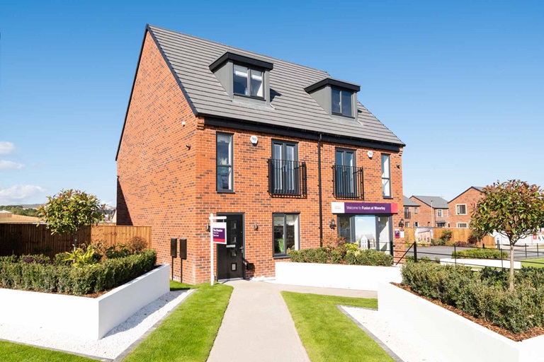 4 - Braxton Exterior